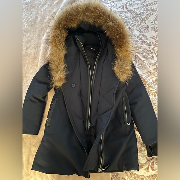 RUDSAK PARKA COURT BLEU MARINE ETAT NEUF PORTÉ 2 FOIS AVEC FOURRURE - Picture 7 of 10